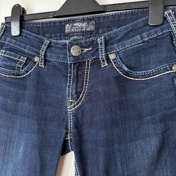 🎉4/30$🎉 Silver Jeans Berkley Bootcut - Size 28 - Picture 2 of 6